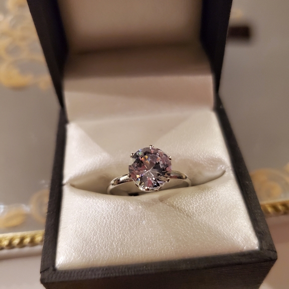 1.2 Carat AAA cubic zirconia birthstone ring - Picture 6 of 8